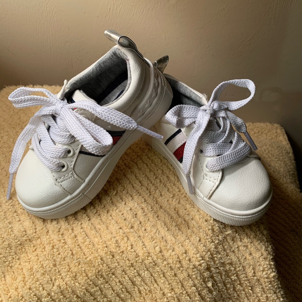 Shoes - Picture 2 of 7